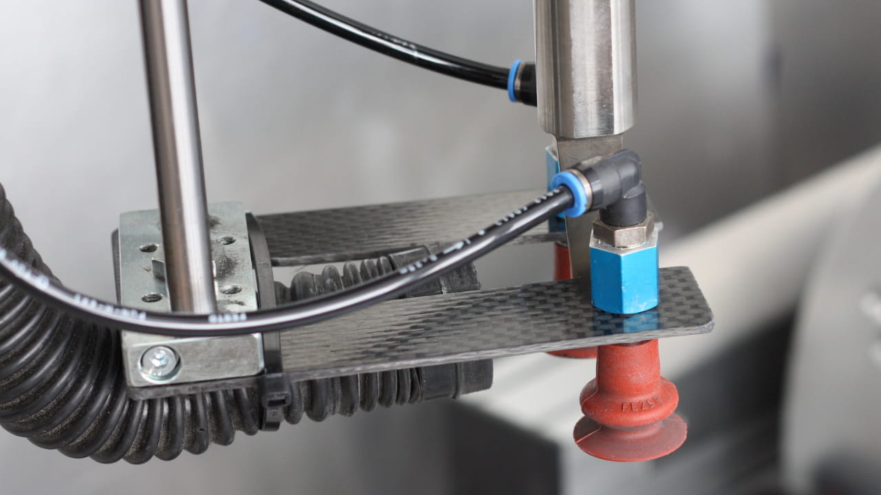 Robotic grippe made of composite PC CW50