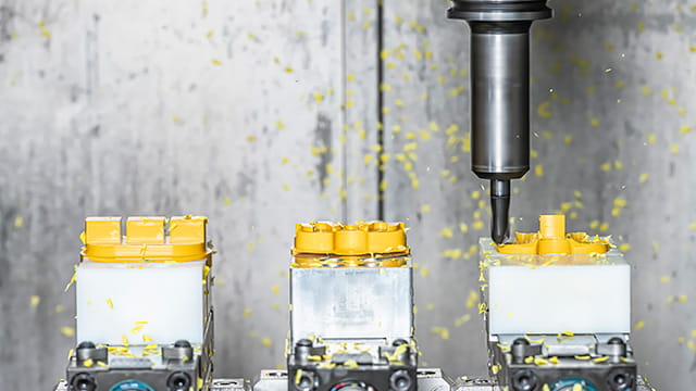 Knee implant milled yellow